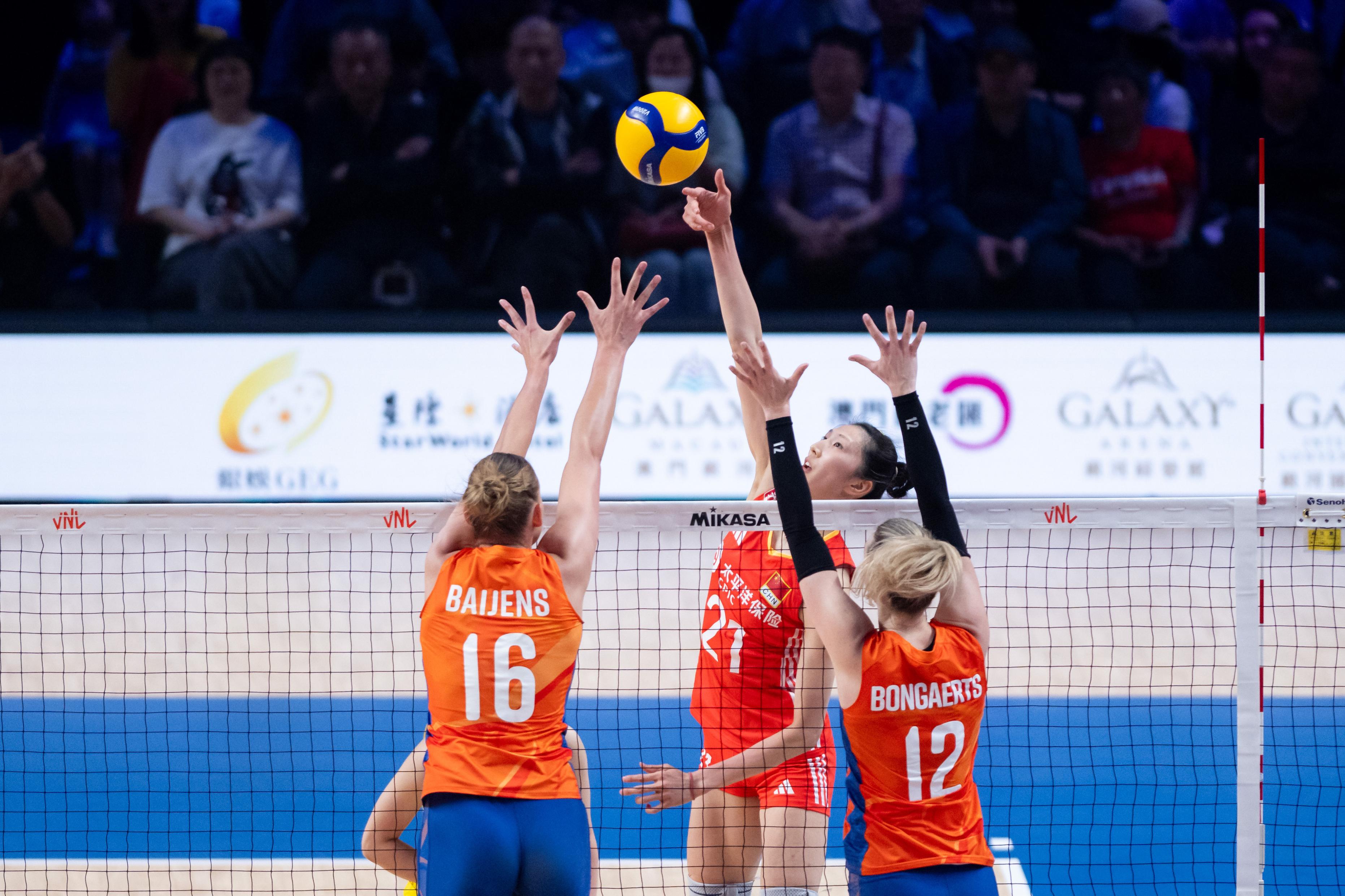 葡萄牙代表队在排球比赛中力压对手，实现逆袭的简单介绍