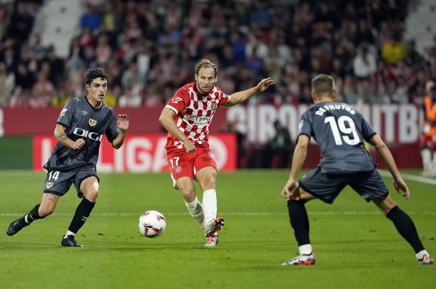 开云官方app入口-关于巴列卡诺主场失利，需重新审视球队状态的信息