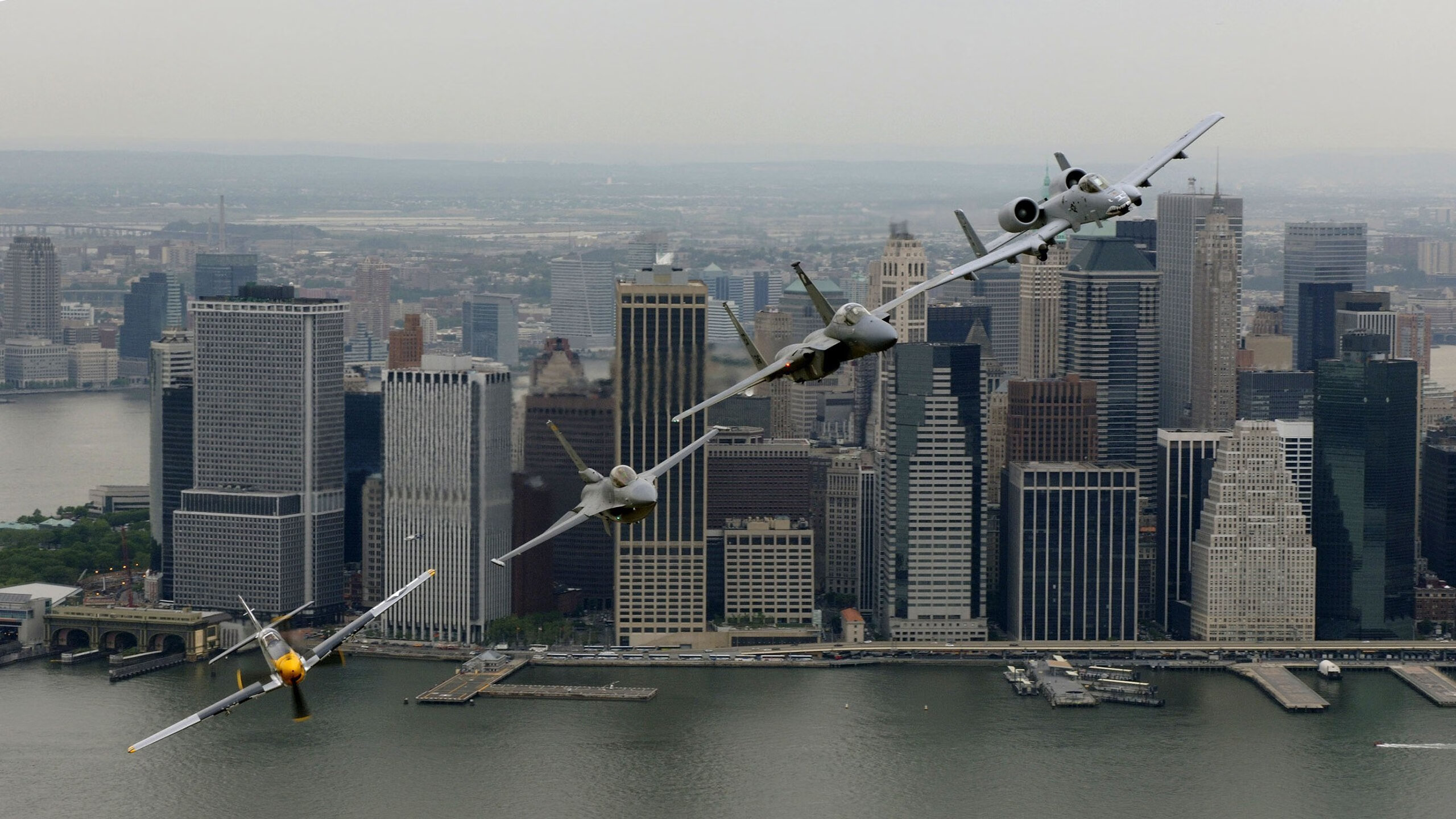 英超争冠焦点战与深圳队压制活塞，跨越时空的竞技交响