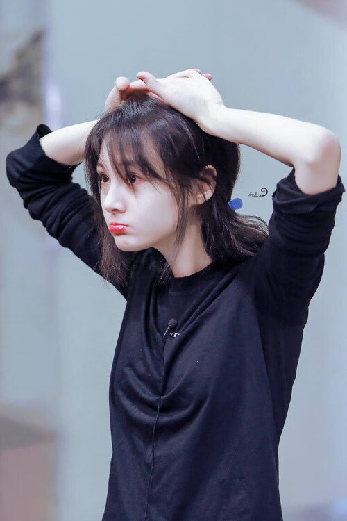 跨界征服，当基米希在F1揭幕战接管赛场，乌克兰如何粉碎卡塔尔式叙事