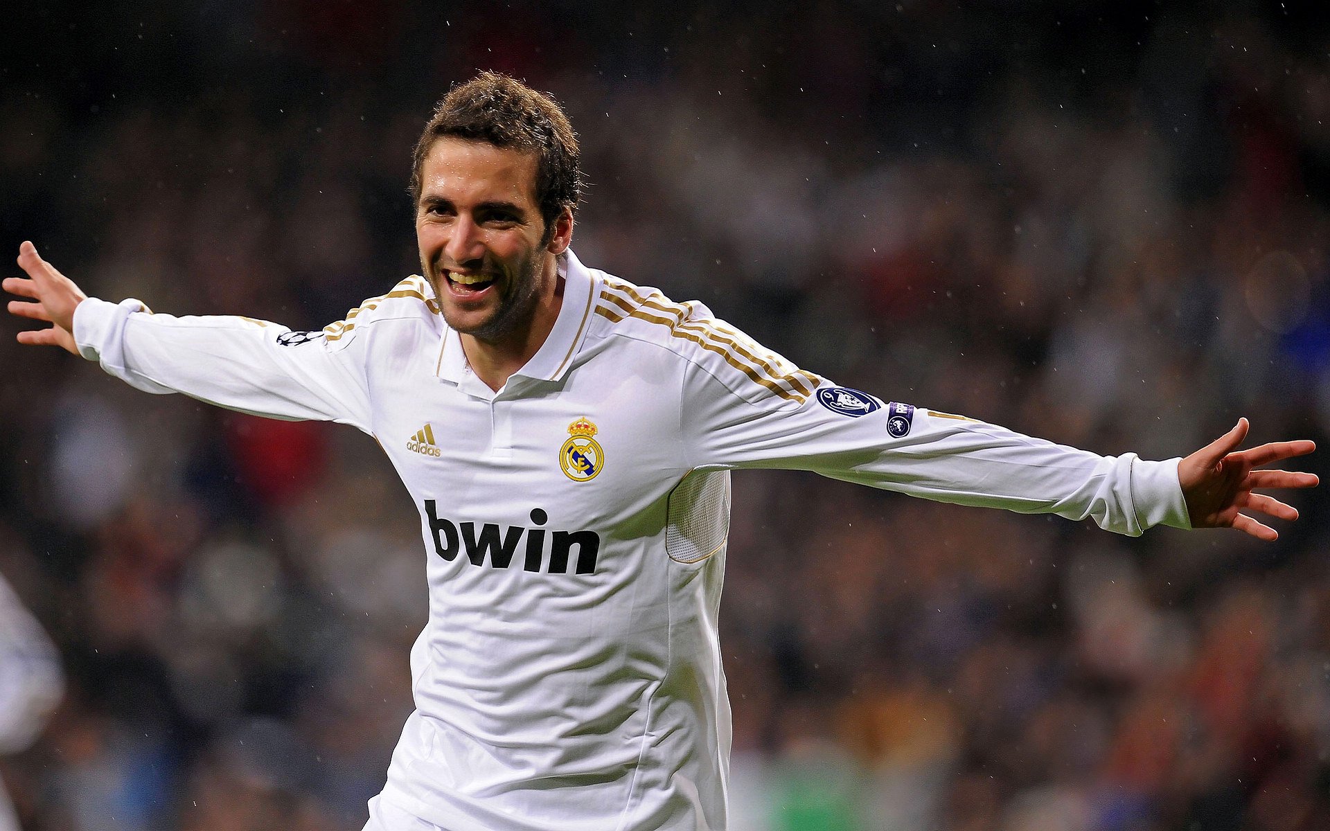 开云体育在线-本泽马打出统治级数据，尼斯强行终结拜仁—足球世界的双重变奏